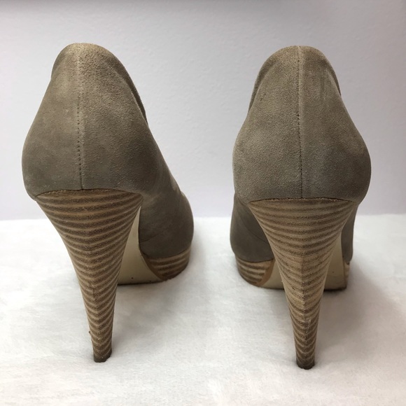 Banana Republic - Tan Suede Leather Pumps - Picture 4 of 5